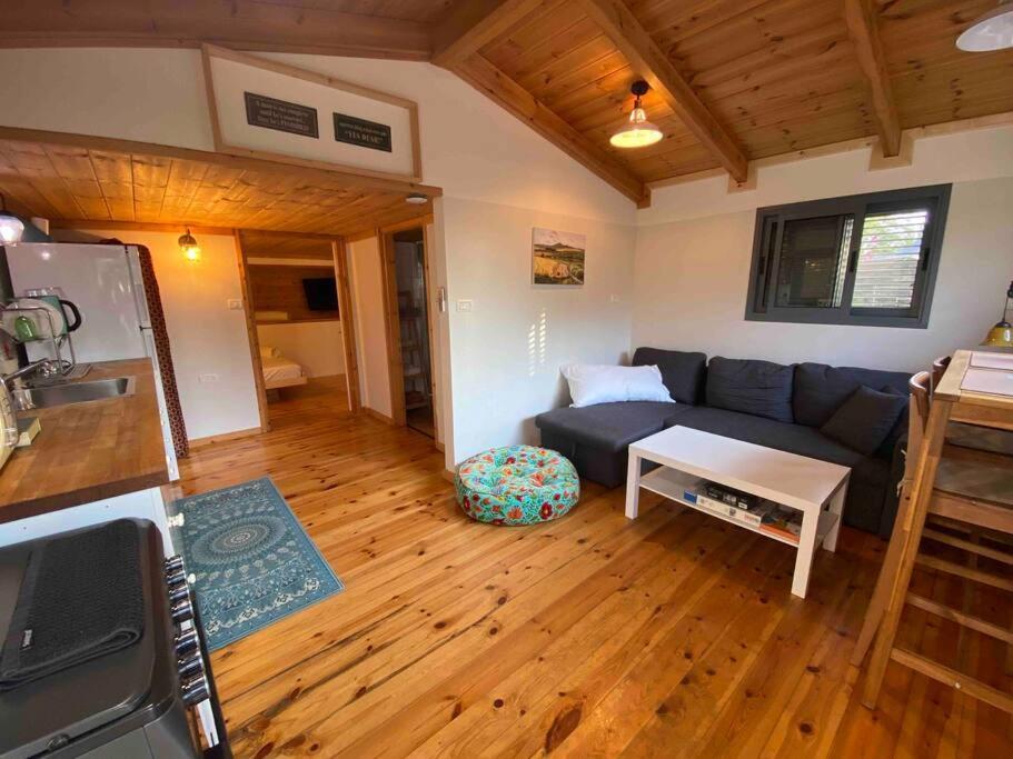 Bit Cabin Near The Airport Kfar Daniel Esterno foto